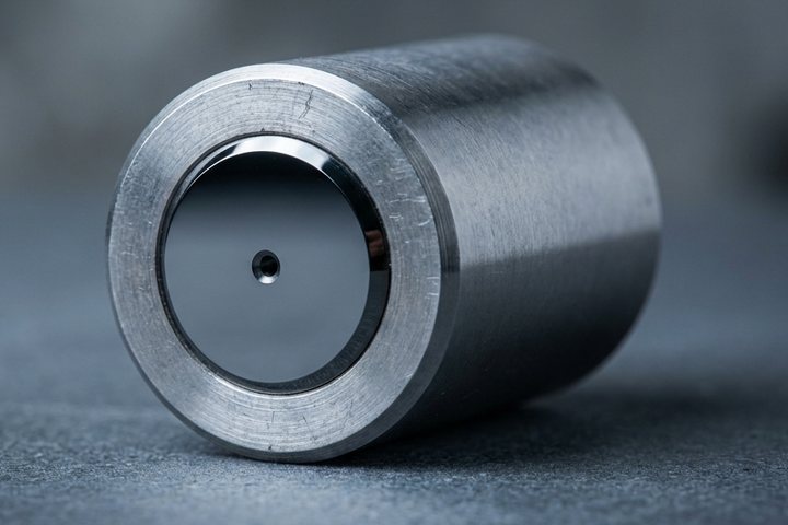 PCD-Ziehwerkzeug: Stahlfassung mit poliertem Diamantkern